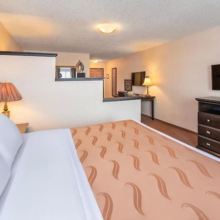 Quality Inn & Suites Lethbridge Kültér fotó