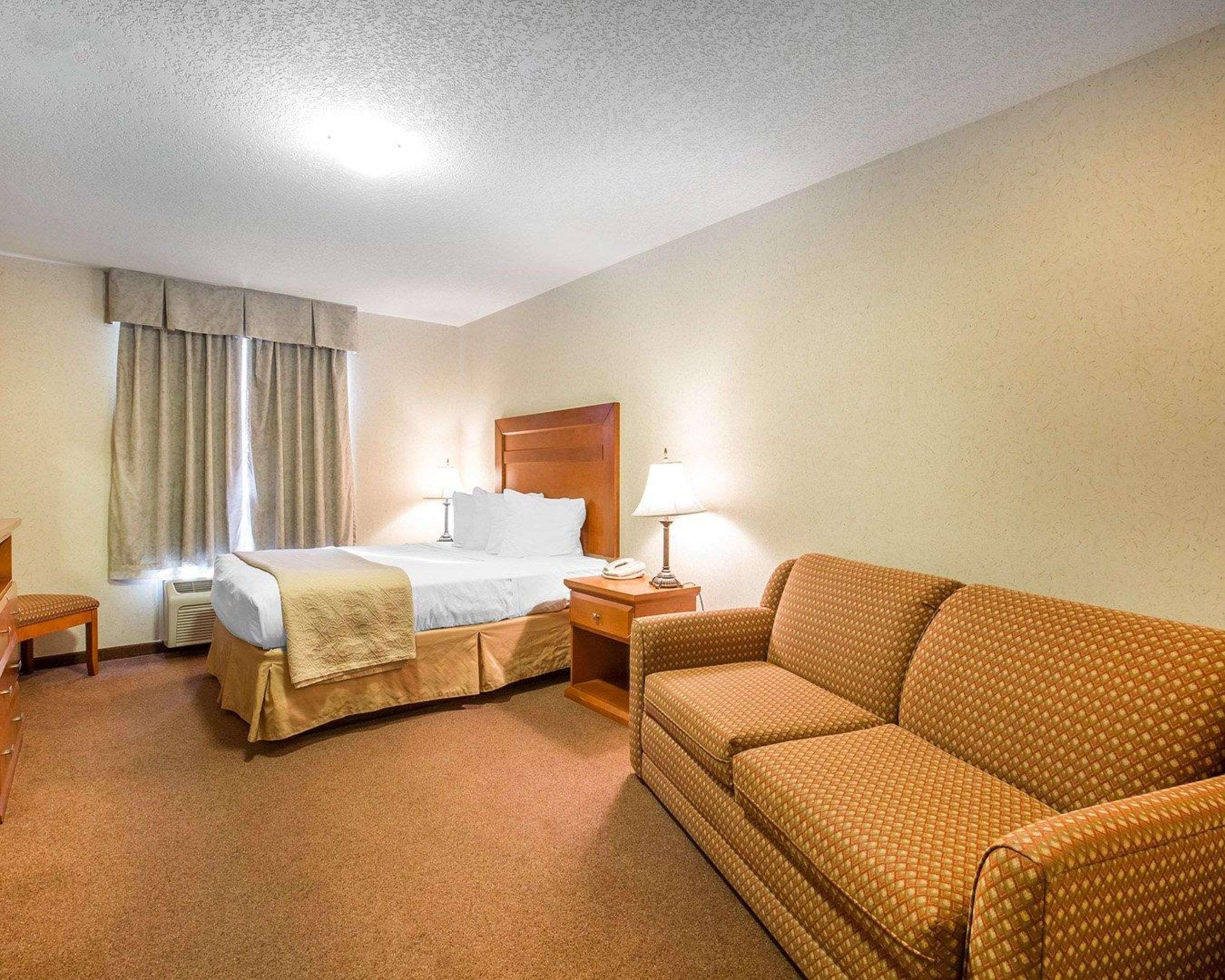 Quality Inn & Suites Lethbridge Kültér fotó