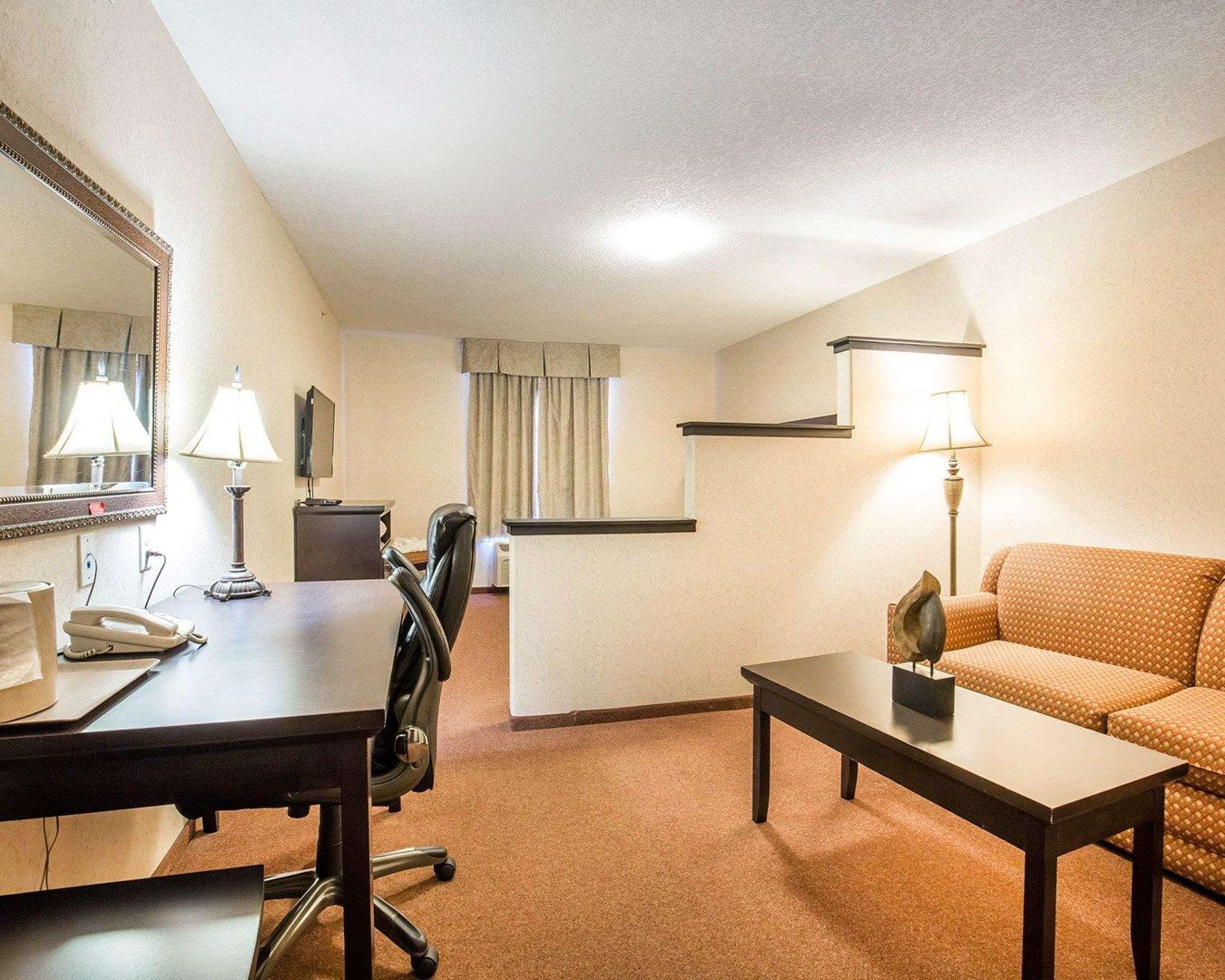 Quality Inn & Suites Lethbridge Kültér fotó