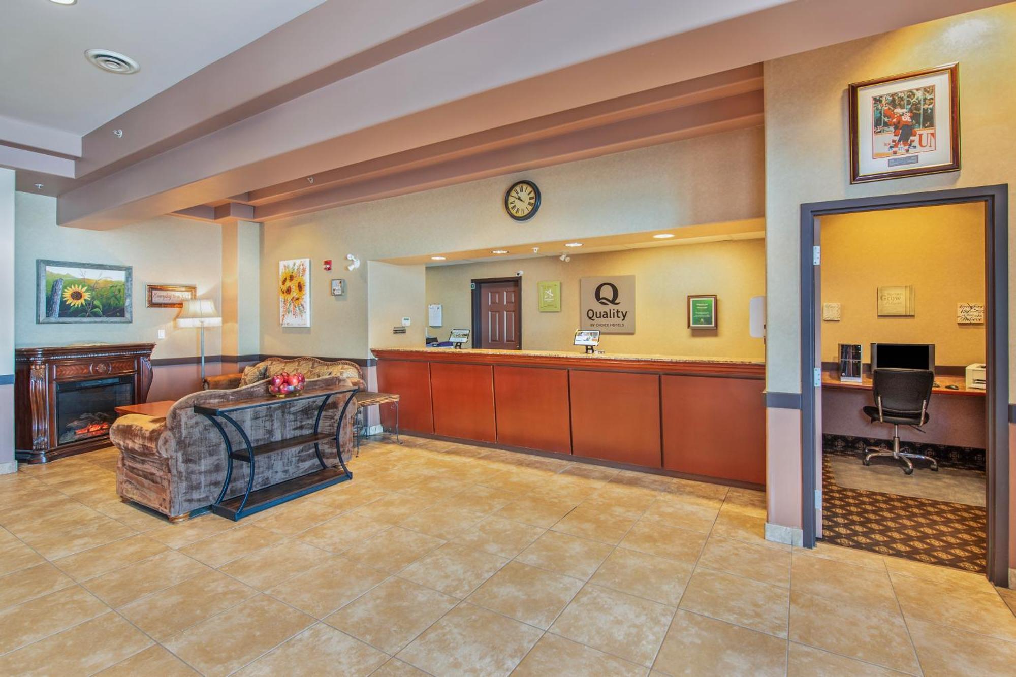 Quality Inn & Suites Lethbridge Kültér fotó