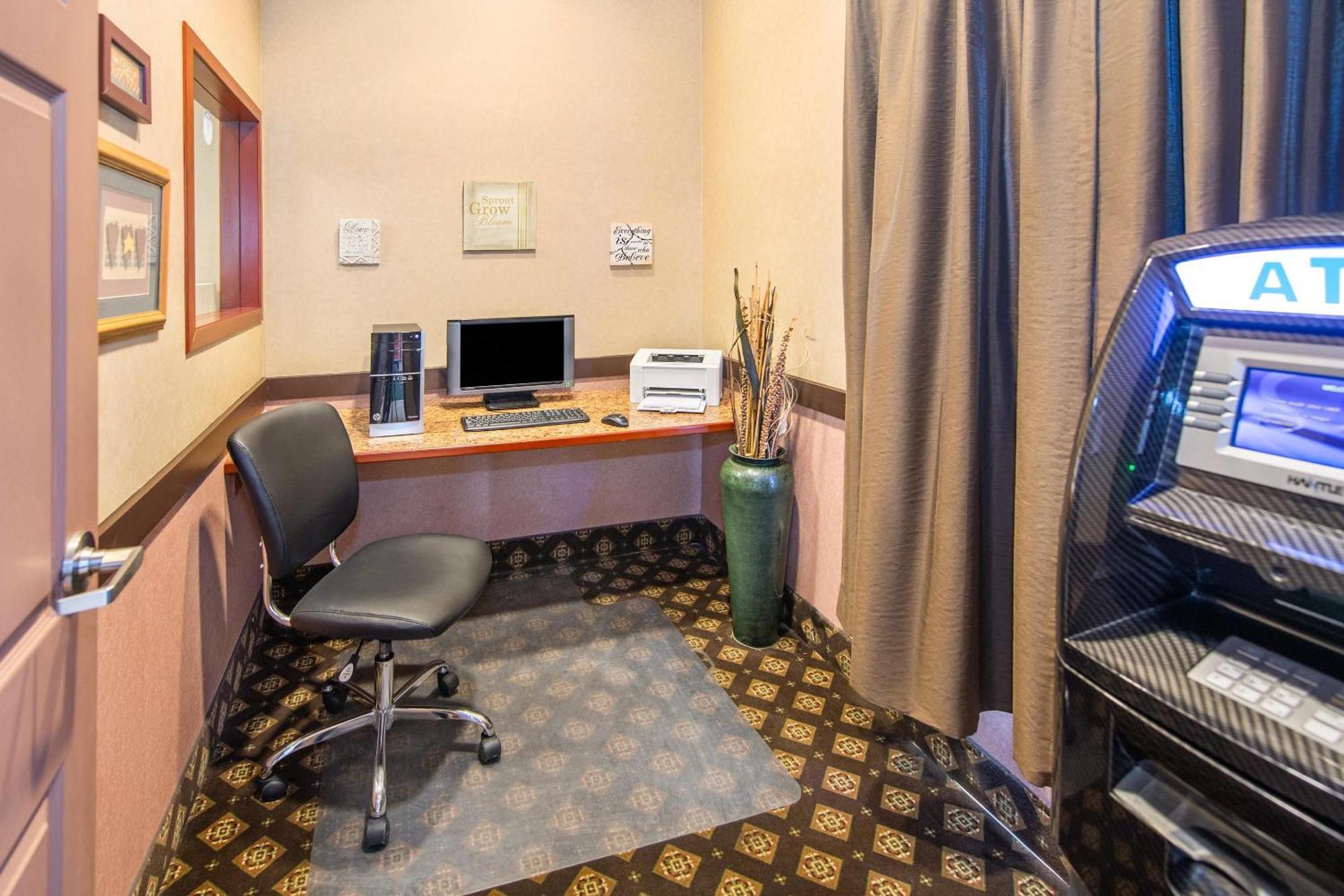 Quality Inn & Suites Lethbridge Kültér fotó