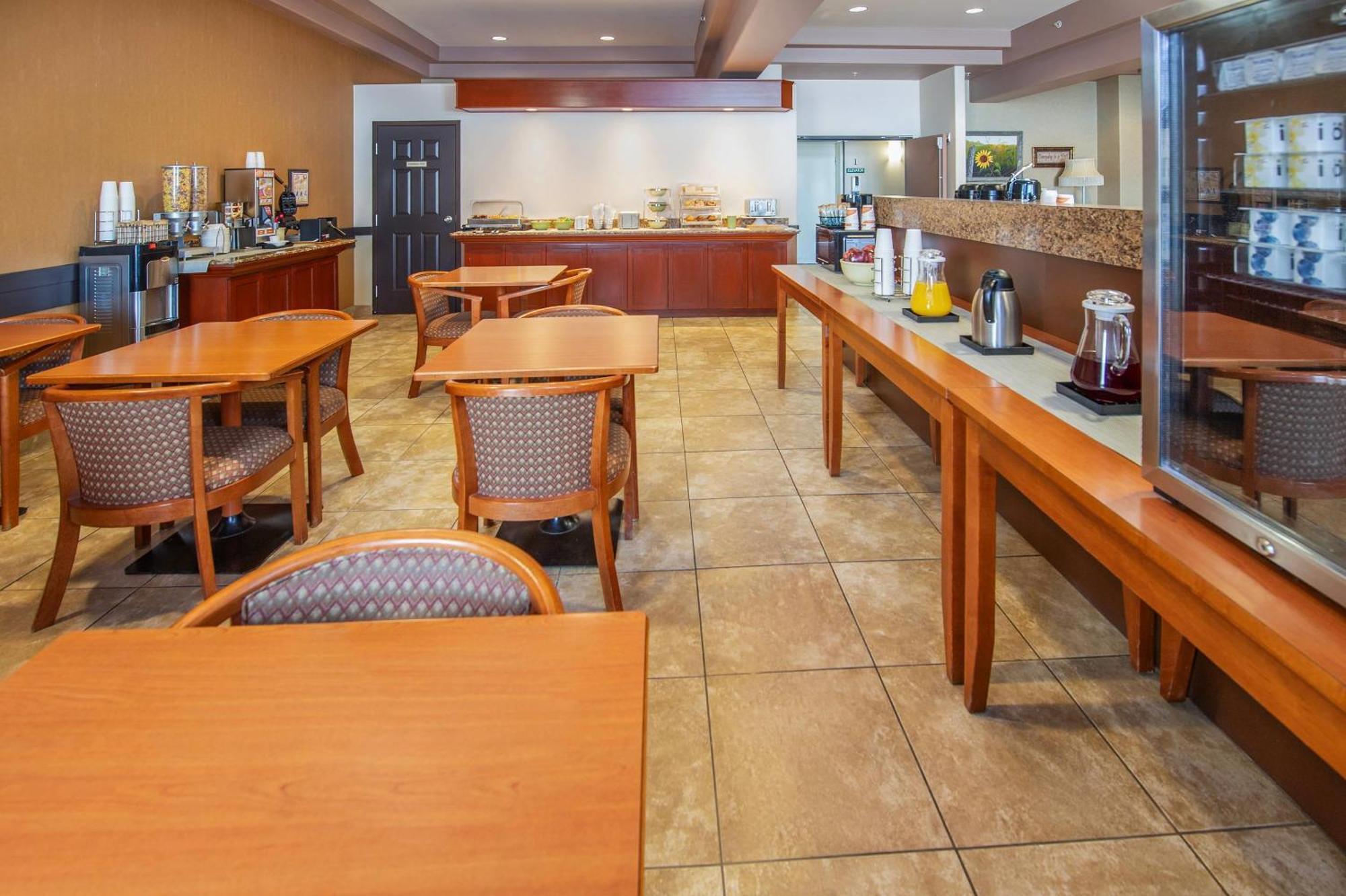 Quality Inn & Suites Lethbridge Kültér fotó